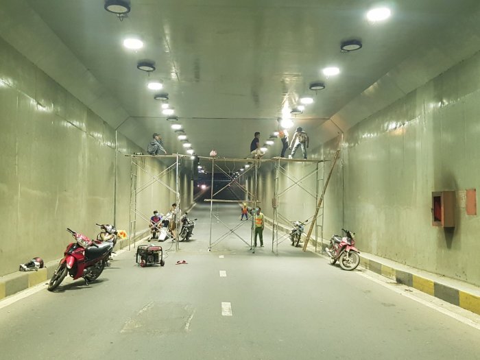 Gia công và lắp đặt tấm bịt khe nhiệt kết cấu BTCT